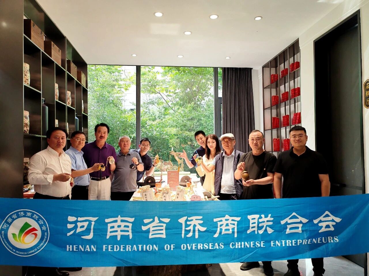 【商会动态】芒种时节访企业，夏季养生话合作——河南省侨商联合会走进副会长单位华夏健康集团