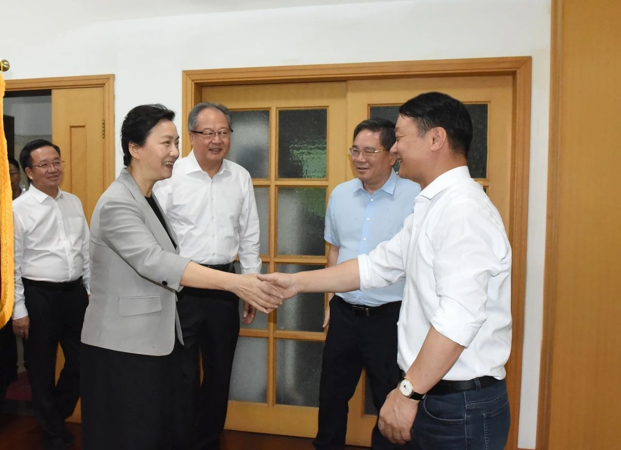 浙江省委常委、统战部部长王文序赴浙江省侨商会调研并召开“发挥大侨务优势聚力高能级开放强省建设”专题座谈会